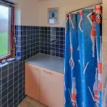 4 Bedroom Pet Friendly In *