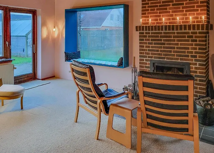 4 Bedroom Pet Friendly In