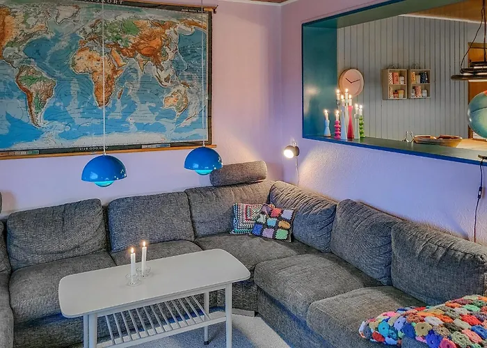 4 Bedroom Pet Friendly In *