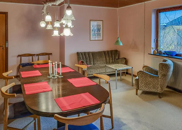 4 Bedroom Pet Friendly In